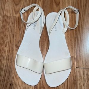 (EUC) White Sandal (Old Navy)